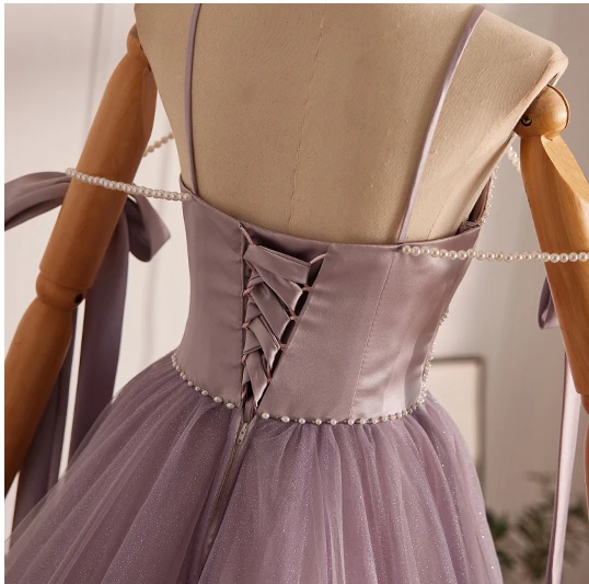Charmant Lavendel Perlenstickerei Perle Schleife Ballkleider 2024 Ballkleid Spaghettiträger Ärmellos Rückenfreies Sweep / Pinsel Zug Ball Festliche Kleider