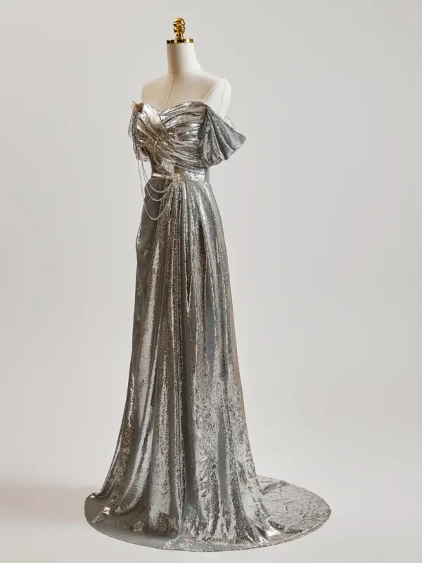 Scintillantes Argenté Perlage Paillettes Robe De Bal 2025 Princesse De l'épaule Manches Courtes Dos Nu Train De Balayage Robe De Ceremonie