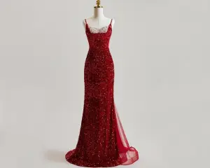 Sparkly Burgundy Sequins Prom Dresses 2025 Trumpet Mermaid Spaghetti Straps Sleeveless Backless Sweep Train Formal Dresses