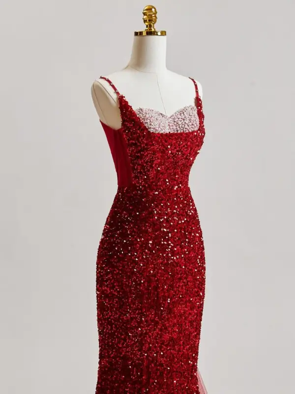 Scintillantes Bordeaux Paillettes Robe De Bal 2025 Trompette / Sirène Bretelles Spaghetti Sans Manches Dos Nu Train De Balayage Robe De Ceremonie