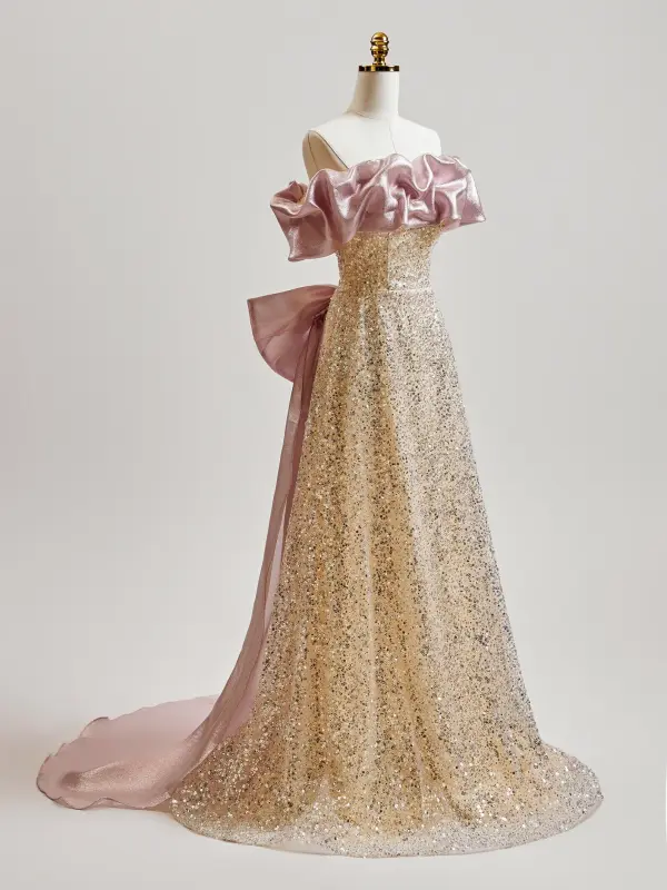 Glitzernden Gold Pailletten Ballkleider 2025 A Linie Rüschen Bandeau Ärmellos Rückenfreies Schleife Sweep / Pinsel Zug Ball Festliche Kleider