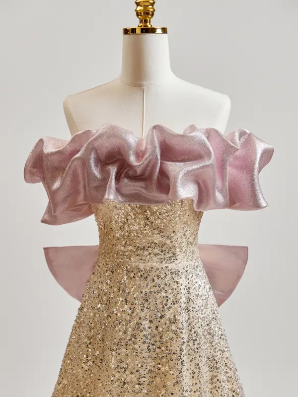 Glitzernden Gold Pailletten Ballkleider 2025 A Linie Rüschen Bandeau Ärmellos Rückenfreies Schleife Sweep / Pinsel Zug Ball Festliche Kleider