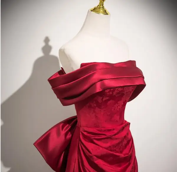 Chic / Beautiful Burgundy Prom Dresses 2025 A-Line / Princess Off-The-Shoulder Short Sleeve Backless Bow Sweep Train Prom Formal Dresses