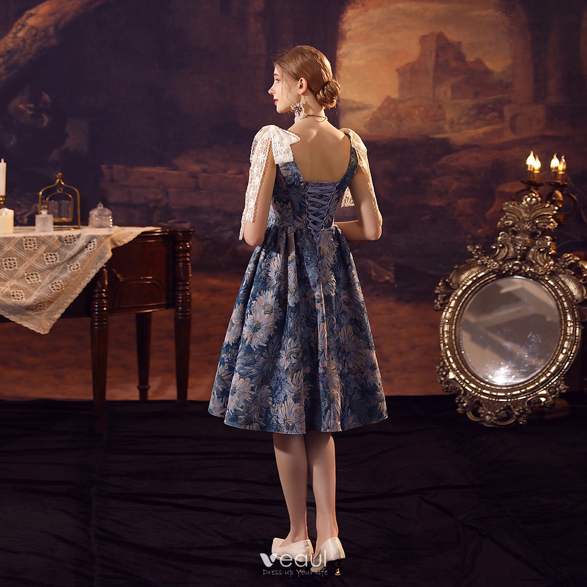 Chic / Beautiful Royal Blue A-Line / Princess Evening Dresses 2024 Medieval Vintage / Retro Flower Printing Deep V-Neck Knee-Length Evening Party Prom
