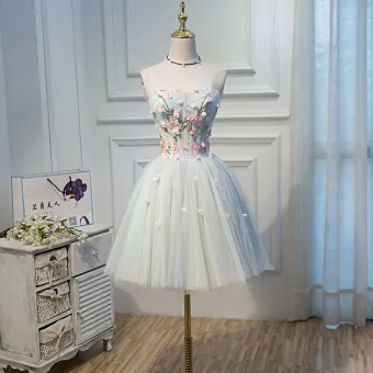 Charmant Été Bleu Ciel Courte Robe De Fête 2022 Robe Boule Bustier Perlage En Dentelle Fleur Appliques Sans Manches Dos Nu Robe De Ceremonie