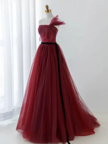 Pliable Bordeaux Ceinture Robe De Bal 2024 Princesse Bustier Sans Manches Dos Nu Train De Balayage Robe De Ceremonie
