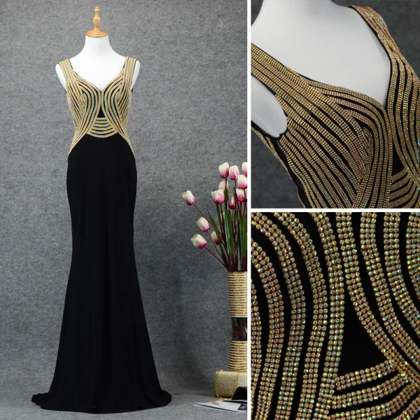 Chic / Belle Noire Doré Robe De Soirée 2019 Trompette / Sirène V-Cou Faux Diamant Sans Manches Dos Nu Train De Balayage Robe De Ceremonie