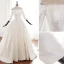 Vintage Elfenben Audrey Hepburn Stil Bröllopsklänningar 2019 Prinsessa Av Axeln 3/4 ärm Halterneck Domstol Tåg