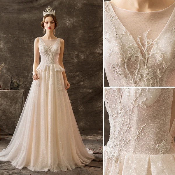 Luxury / Gorgeous Champagne Glitter Wedding Dresses 2019 A-Line / Princess Scoop Neck Beading Lace Flower Sleeveless Court Train