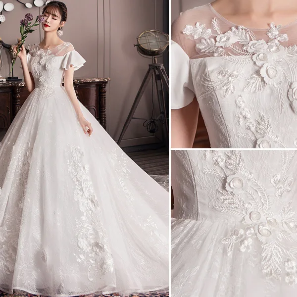 Elegant Ivory Empire Pregnant Wedding Dresses 2019 Scoop Neck Appliques Lace Flower Bell sleeves Backless Cathedral Train