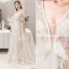Schöne Ivory / Creme Strand Brautkleider / Hochzeitskleider 2019 A Linie V-Ausschnitt Schleife Spitze Blumen Ärmellos Rückenfreies Hof-Schleppe