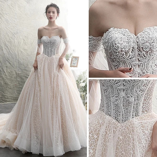 Stilig Champagne Bröllopsklänningar 2019 Prinsessa Av Axeln Beading Spets Blomma Ärmlös Halterneck Chapel Train