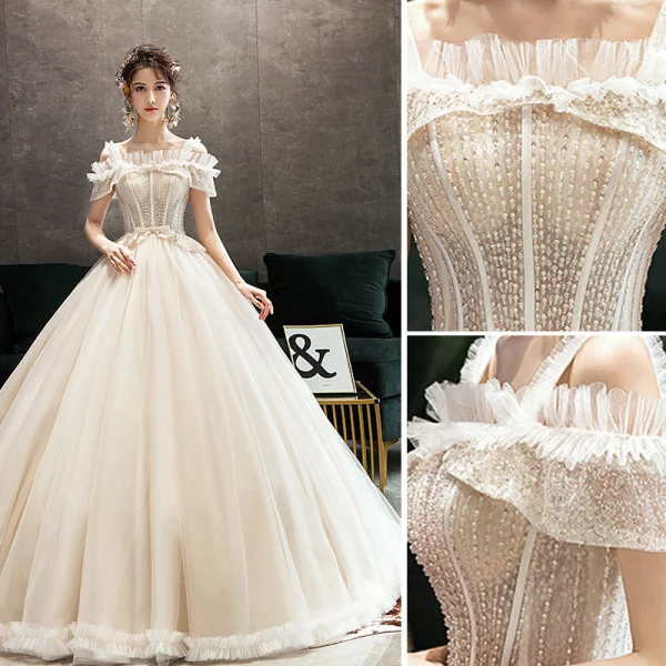 Élégant Champagne Robe De Mariée 2019 Robe Boule Volants Encolure Carrée Perlage Paillettes Manches Courtes Dos Nu Tribunal Train