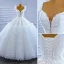 Luxus / Herrlich Weiß Plissee Spitze Blumen Brautkleider / Hochzeitskleider 2021 Ballkleid Eckiger Ausschnitt Perlenstickerei Pailletten Ärmellos Rückenfreies Kapelle-Schleppe Hochzeit
