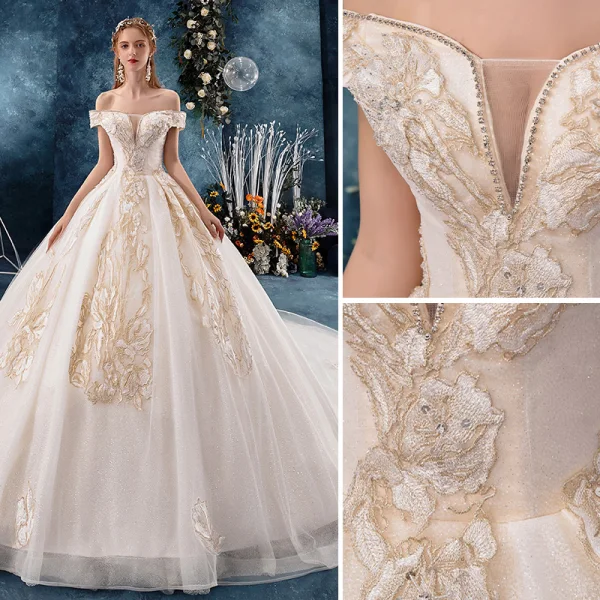 Stilig Champagne Bröllopsklänningar 2019 Prinsessa Av Axeln Beading Rhinestone Paljetter Spets Blomma Korta ärm Halterneck Royal Train