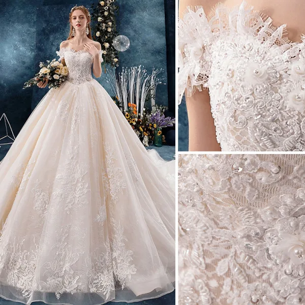 Stilig Champagne Gravid Bröllopsklänningar 2019 Balklänning Av Axeln Beading Pärla Paljetter Appliqués Spets Blomma Korta ärm Halterneck Royal Train