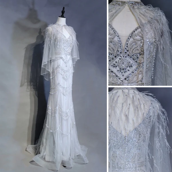High End Silber Abendkleider 2019 Meerjungfrau V-Ausschnitt Handgefertigt Perlenstickerei Kristall Perle Strass Ärmellos Rückenfreies Sweep / Pinsel Zug Festliche Kleider