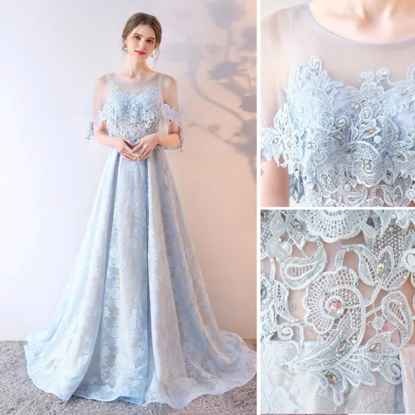 Schöne Himmelblau Abendkleider 2019 A Linie Rundhalsausschnitt Pailletten Strass Spitze Blumen 1/2 Ärmel Rückenfreies Sweep / Pinsel Zug Festliche Kleider