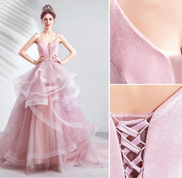 Schöne Pink Abendkleider 2020 Ballkleid Wildleder Spaghettiträger Perle Strass Schleife Stoffgürtel Ärmellos Rückenfreies Kapelle-Schleppe Fallende Rüsche Festliche Kleider