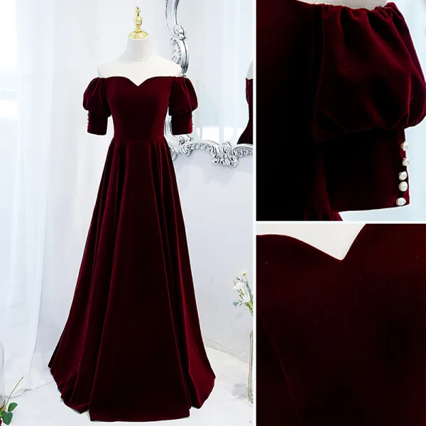 Elegant Suede Burgundy Prom Dresses 2021 A-Line / Princess Off-The-Shoulder Short Sleeve Backless Floor-Length / Long Prom Formal Dresses