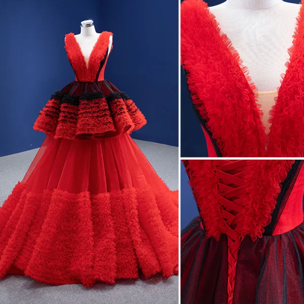 Inhabituel Rouge Volants en Cascade Robe De Mariée 2021 Robe Boule Volants V-Cou Sans Manches Dos Nu Chapel Train Mariage