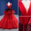 Inhabituel Rouge Volants en Cascade Robe De Mariée 2021 Robe Boule Volants V-Cou Sans Manches Dos Nu Chapel Train Mariage