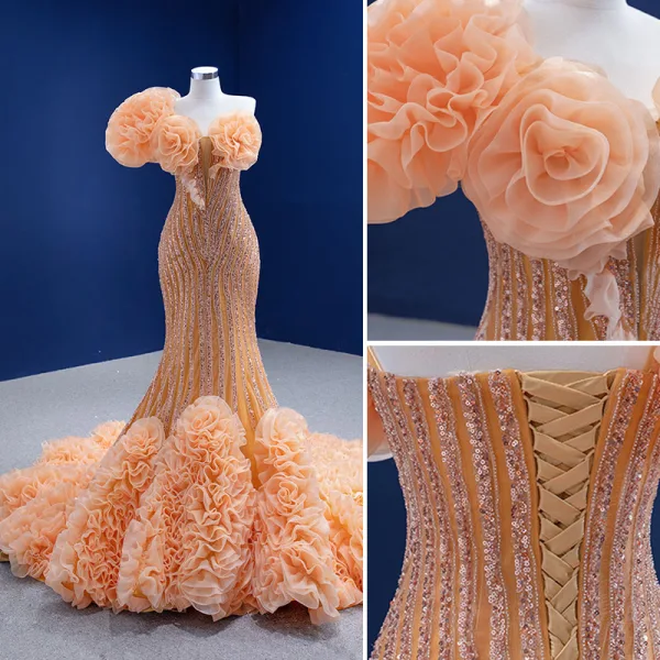 Charmant Luxus / Herrlich Champagner Fallende Rüsche Brautkleider / Hochzeitskleider 2021 Meerjungfrau One-Shoulder Perlenstickerei Perle Pailletten Ärmellos Rückenfreies Sweep / Pinsel Zug Hochzeit