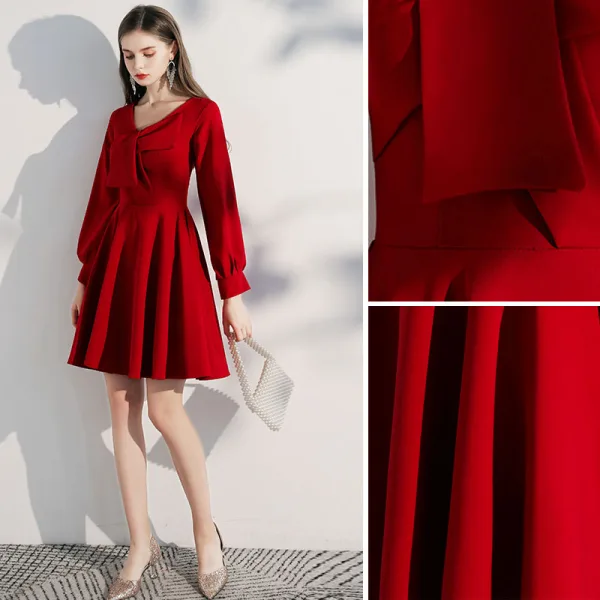 Chic / Beautiful Burgundy Homecoming Short Graduation Dresses 2021 A-Line / Princess V-Neck Long Sleeve Formal Dresses