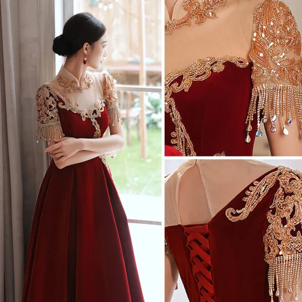 Chic / Beautiful Burgundy Suede Velour Evening Dresses 2022 A-Line / Princess High Neck Beading Pearl Rhinestone Short Sleeve Floor-Length / Long Evening Party Formal Dresses