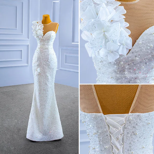 Stunning Luxury / Gorgeous White Beading Pearl Sequins Lace Flower Wedding Dresses 2022 Trumpet / Mermaid Scoop Neck Appliques Sleeveless Backless