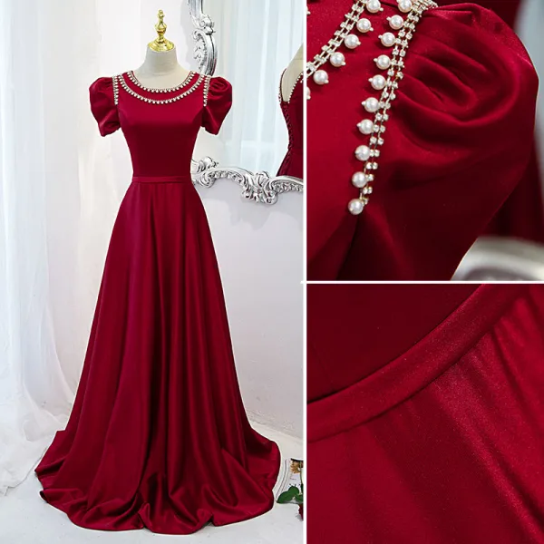 Elegant Burgundy Satin Prom Dresses 2021 A-Line / Princess Scoop Neck Pearl Rhinestone Puffy Short Sleeve Sash Backless Floor-Length / Long Formal Dresses