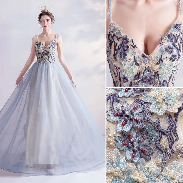 Charmant Bleu Ciel Robe De Bal 2020 Princesse Bretelles Spaghetti Perlage Perle Faux Diamant En Dentelle Fleur Sans Manches Dos Nu Train De Balayage Robe De Ceremonie