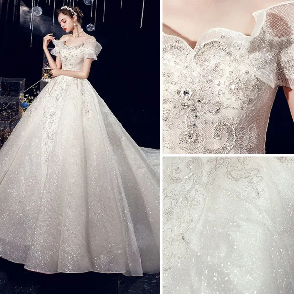 Charmant Ivory / Creme Brautkleider / Hochzeitskleider 2020 Ballkleid Off Shoulder Glanz Pailletten Perlenstickerei Spitze Blumen Kurze Ärmel Rückenfreies Königliche Schleppe