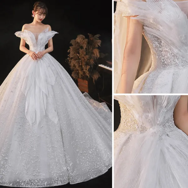 Luxus / Herrlich Weiß Spitze Brautkleider / Hochzeitskleider 2020 Ballkleid Bandeau Perlenstickerei Pailletten Ärmellos Rückenfreies Königliche Schleppe