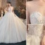 Luxe Champagne Robe De Mariée 2020 Robe Boule Encolure Dégagée Perlage Faux Diamant Paillettes En Dentelle Fleur Manches Courtes Royal Train