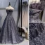 Glitzernden Charmant Marineblau Ballkleider 2020 A Linie Bandeau Perlenstickerei Pailletten Spitze Blumen Ärmellos Rückenfreies Sweep / Pinsel Zug Festliche Kleider