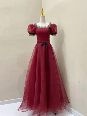 Chic Belle Bordeaux Tachetée Robe De Bal 2024 Princesse Encolure Carrée Gonflée Manches Courtes Dos Nu Noeud Ceinture Longue Robe De Ceremonie