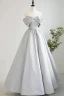Chic Gris Perlage Satin Noeud Robe De Bal 2024 Princesse Bretelles Spaghetti Sans Manches Dos Nu Longue Promo Robe De Ceremonie