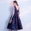 Chic / Beautiful Purple Graduation Dresses 2018 A-Line / Princess V-Neck Backless Starry Sky Printing Homecoming Formal Dresses
