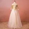 Classic Elegant Gold Plus Size Wedding Dresses 2018 A-Line / Princess Lace Tulle U-Neck Appliques Backless Wedding