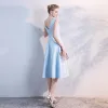 Elegant Sky Blue See-through Homecoming Graduation Dresses 2018 A-Line / Princess Scoop Neck Sleeveless Appliques Lace Pearl Tea-length Ruffle Backless Formal Dresses