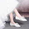 Elegante Ivory / Creme Brautschuhe 2019 Leder Schleife Spitze Blumen Strass Spitzschuh Flache Hochzeit High Heels