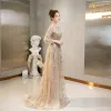 Haut de Gamme Doré Perlage Robe De Soirée 2020 Princesse Encolure Dégagée Faux Diamant Manches Longues Train De Balayage Robe De Ceremonie