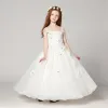 Hermoso Blanco Vestidos para niñas 2017 Ball Gown Hombros Sin Mangas Apliques Flor Rhinestone Largos Ruffle Vestidos para bodas