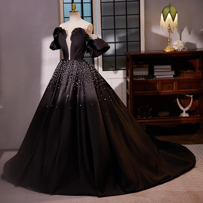 Perfect Fall Ball Gowns and Graduation Attire for 2023: Veaul Dresses to the Rescue