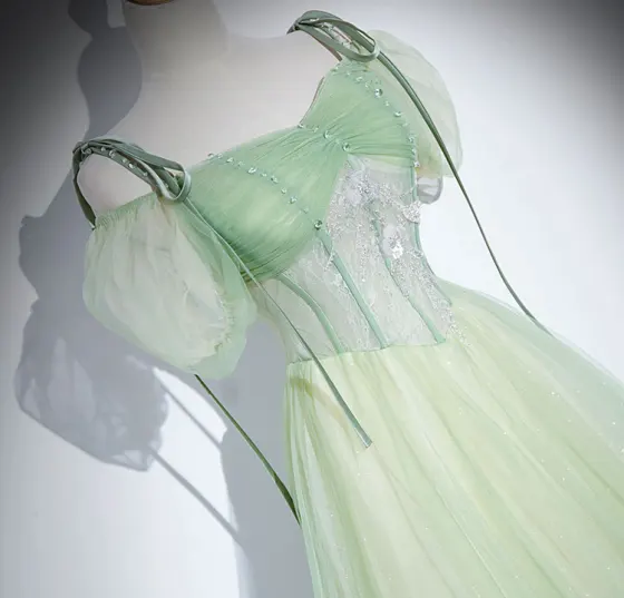 Springtime Prom: Fresh Colors and Airy Styles