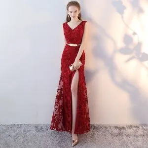 Modern / Fashion Red Evening Dresses 2017 Trumpet / Mermaid V-Neck Sleeveless Embroidered Metal Sash Split Front Ankle Length Backless Formal Dresses