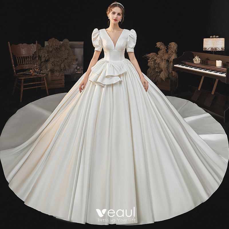 Process Finally budget Vintage / Retro Audrey Hepburn Style Medieval Ivory Satin Wedding Dresses  2021 Ball Gown Deep V-Neck Puffy Short Sleeve Backless Royal Train Wedding