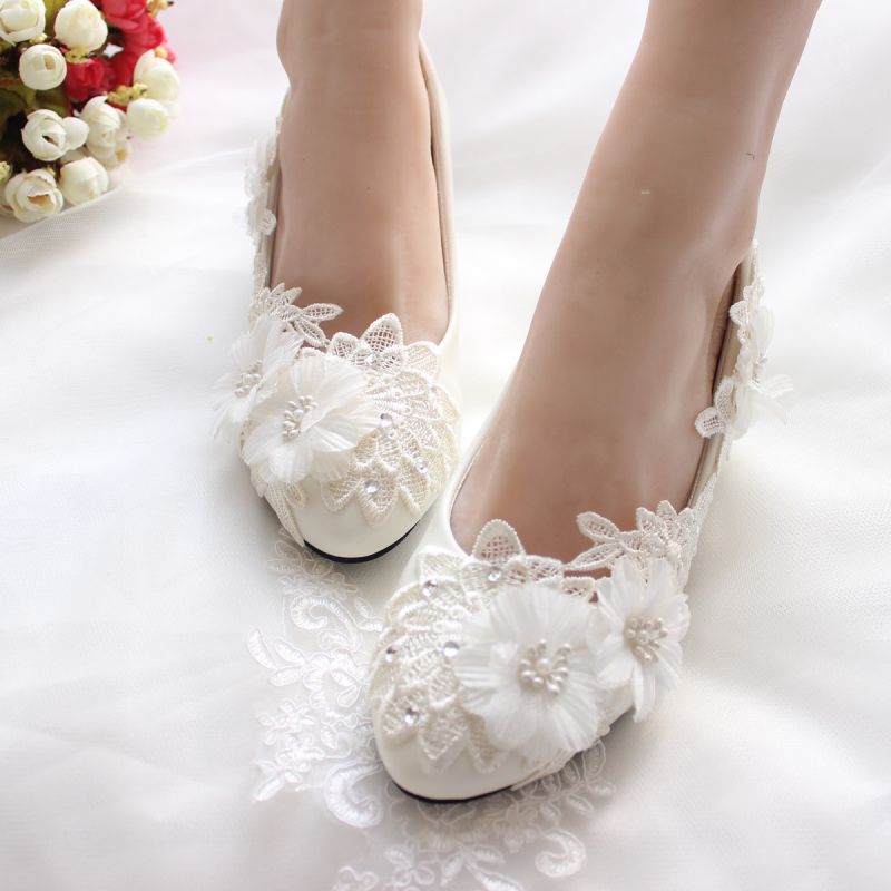 low heel closed toe wedding shoes