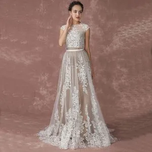 Romantic Beach Champagne Wedding Dresses 2017 A-Line / Princess Short Sleeve Scoop Neck Appliques Lace Sweep Train